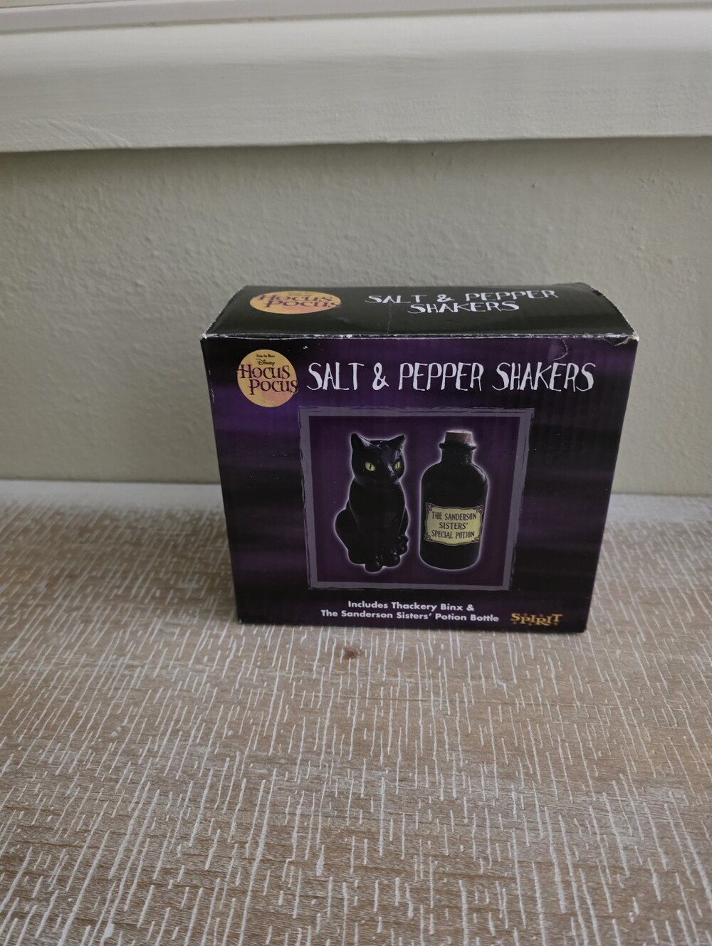 Spirit Hocus Pocus Black Cat & Potion Bottle Salt & Pepper Shakers